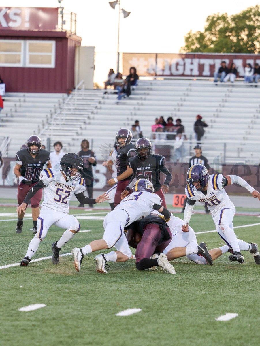 MatthewValFB's tweet photo. Had a great week 2 win against Natomas HS! We won 31-20 and had a shutout 2nd half.

I put up some good numbers this game with:

-13 tackles (9 solo)
-3 PBUs
- 0.5 sacks 
On offense I had 49 receiving yards and a Rec TD

Here’s some defensive highlights and a pic of my 0.5 sack https://t.co/8oSVnkJbFw