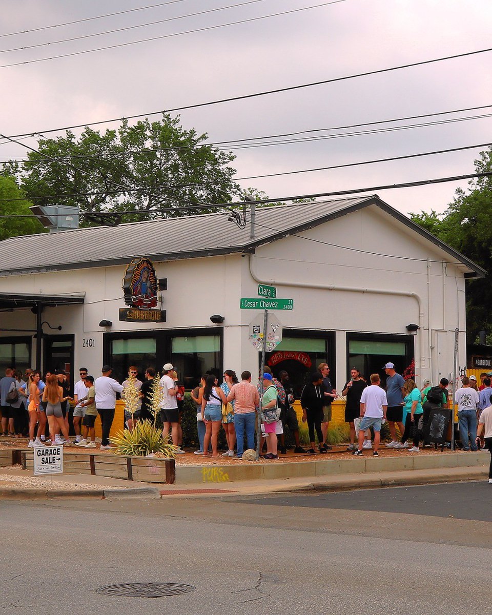 tiannayc's tweet photo. Craving barbecue? Try La Barbeque—award-winning, women-owned, and home to some of Texas’ best brisket. The line is long, but even the pickles are worth it. Come hungry and don’t skip the sides! https://t.co/fPWROlx2ev
