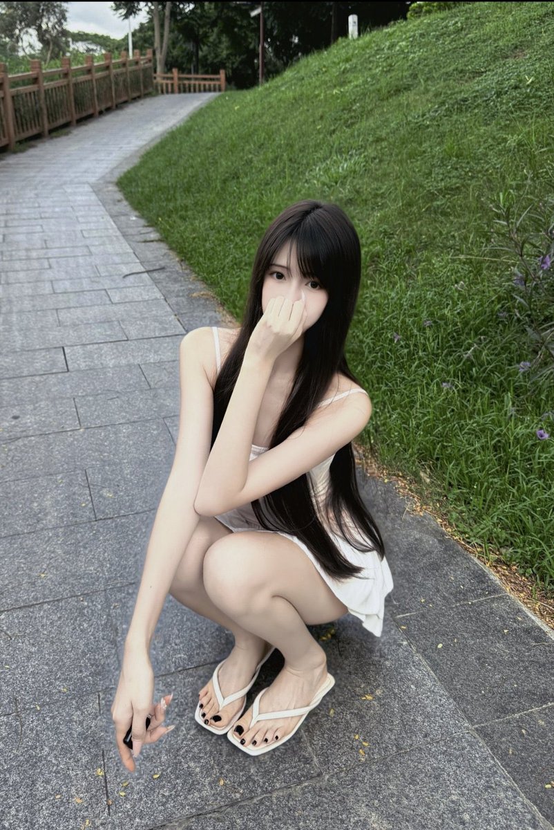 GeorgiaFla3vvq's tweet photo. 最爱人字拖🩴 https://t.co/s7RBMOxall