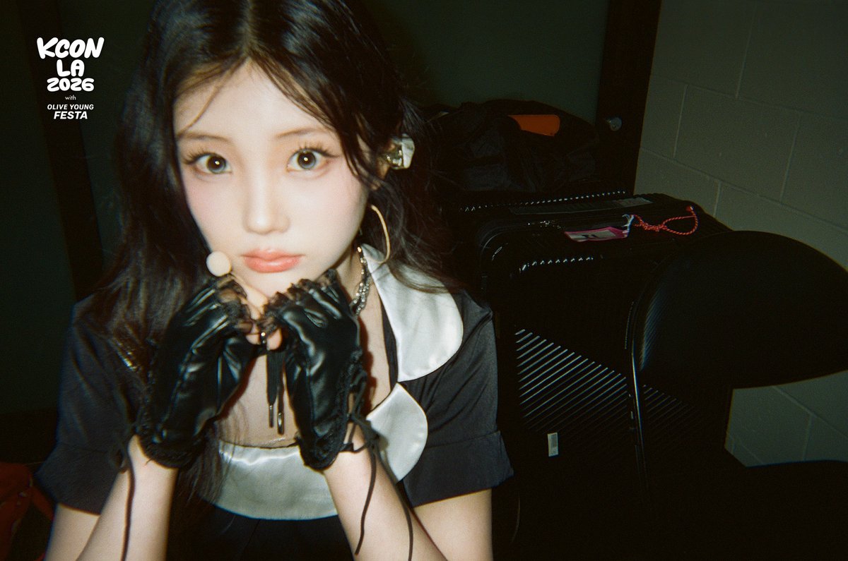 KCON_official's tweet photo. [#KCONLA2026] Behind the Scene: Film Camera by #아일릿 #ILLIT

photo by. @ILLIT_official

📌Pre-register now for KCON LA 2027 and be the first to get the latest KCON news and updates!
🔗https://t.co/P68JfCcxQw

-
KCON LA 2026
AUG 14-16
https://t.co/qiQnsCTiVv Arena, LA Convention Center

Let’s #KCON