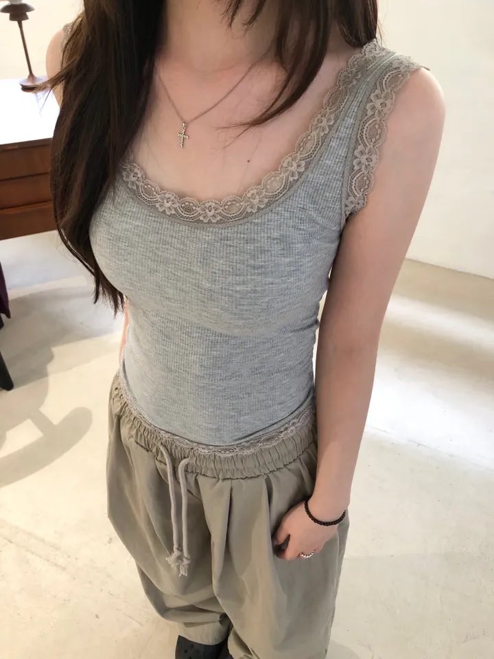 gugu2880's tweet photo. 아 개예쁜 나시 발견 https://t.co/WVoVCIQWEY