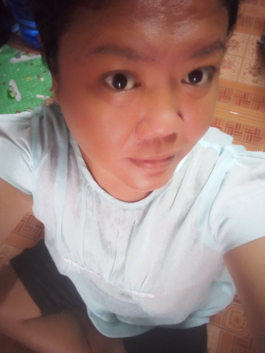 oorntongpar's tweet photo. อยู่บ้าน.นอนดูแต่หนัง.อยากทำอย่างอื่นจัง.อากาศดีเกิน https://t.co/5R9ISvaF1f