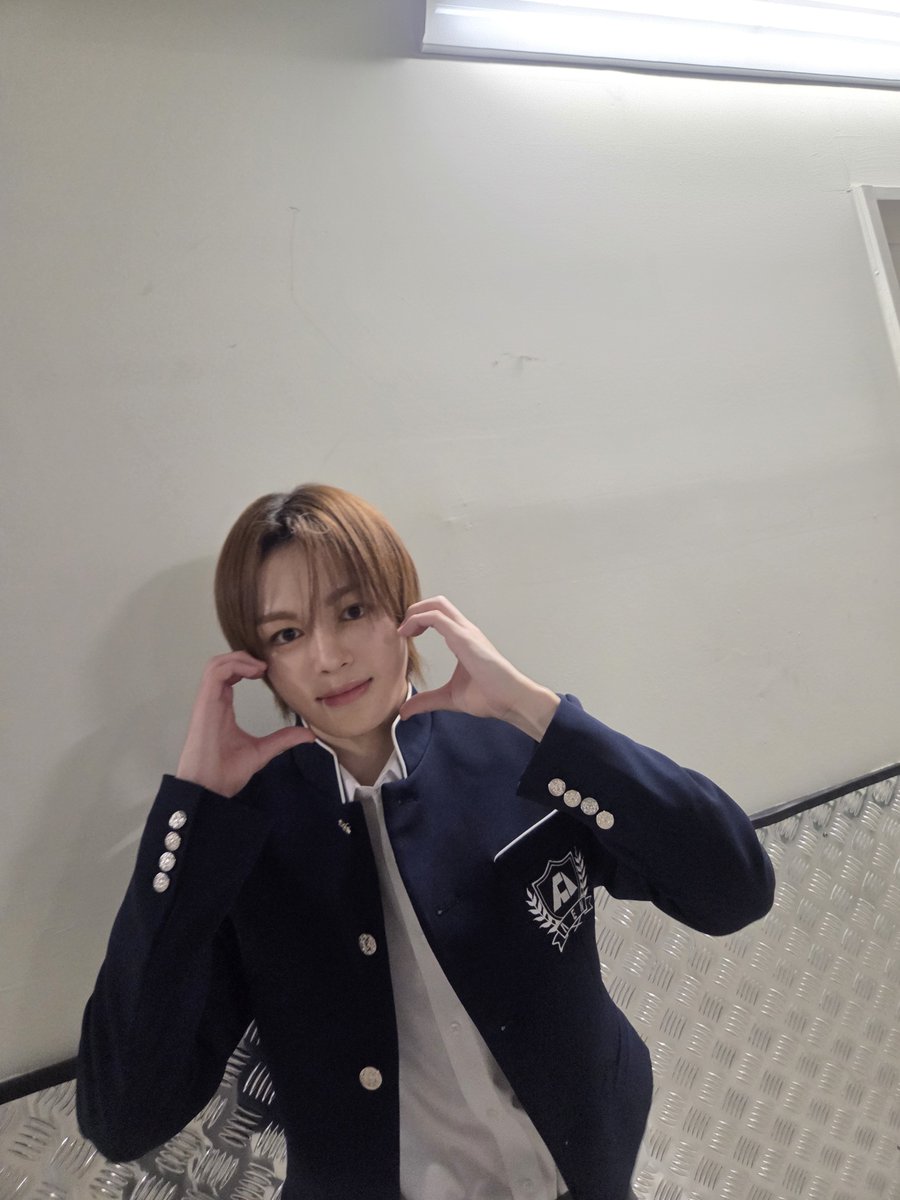 AEN_now's tweet photo. 나 어때? 좀 멋있나??

#AEN #에이엔 #KAIRA #Aneee #카이라 https://t.co/gm6a9WabgC