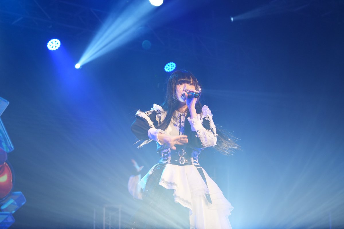 rral_0209's tweet photo. 20日午前ライブ行ってなくても特典会は入れてくれんだよね？なら一応違う衣装でチェキは撮ってもらえるか、写メ券も一枚ストックあるし‥悪くないか？
いや、ステージ見たかったってー
午後は衣装に戻るんでしょ？午後も同じのでやってよー

#ヤキン #YAKiN #名古屋 #アイドル #REVOLAND #LivesNAGOYA https://t.co/rDJ0GiWfrW