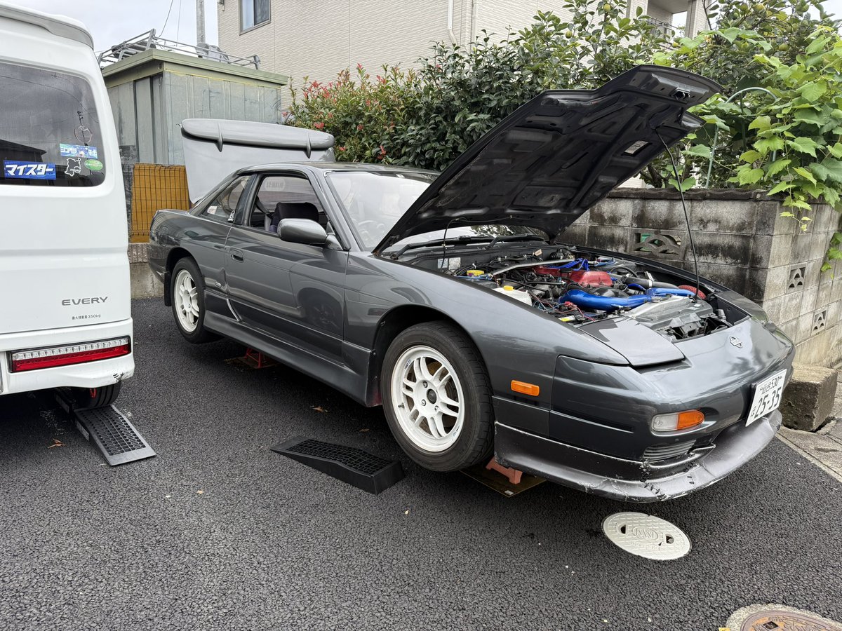 aF8vDY0EkpHrh6V's tweet photo. #ノーマルから作りました
買った時は顔だけ240sx
中身はエンジンも足回りもマフラーも内装もノーマル
今はボルトオンターボ
チューニング内容は下に続く https://t.co/qLbhArmtvw