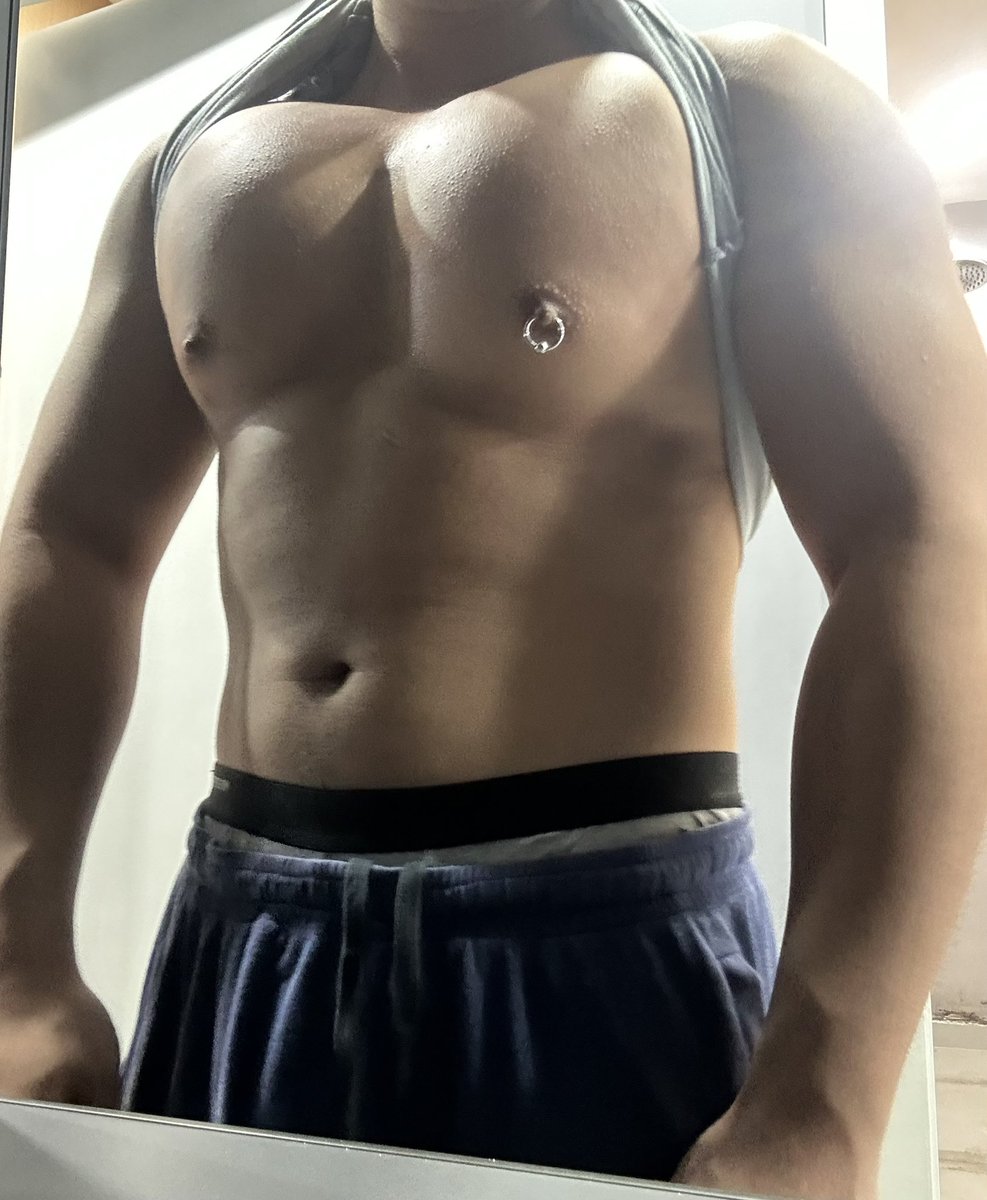 SakuraCat568's tweet photo. 换更粗的环乳头会更敏感吗 https://t.co/qXTgfdPg5d