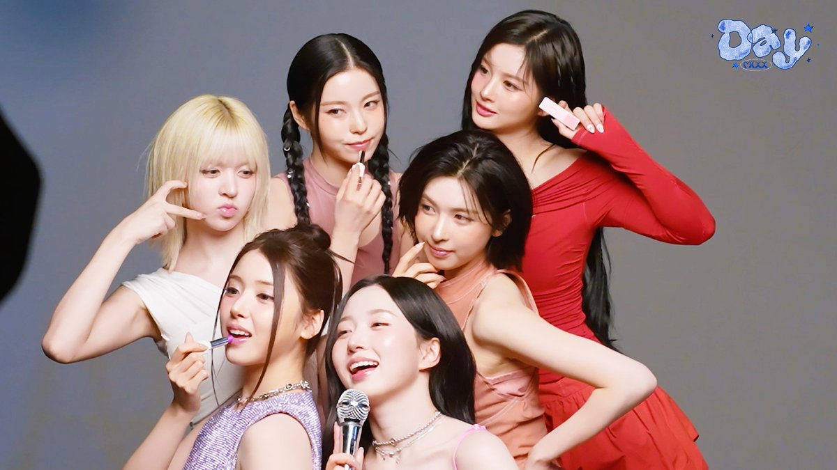 NMIXX_official's tweet photo. [🎥] 앞으로도 많이 기대해 주세요 포에버~🎀 | NMIXX 메이크업포에�� 광고 비하인드 | Day MIXX

https://t.co/XvRWxXjRM5

#NMIXX #엔믹스 https://t.co/wbvnpQ6HK1