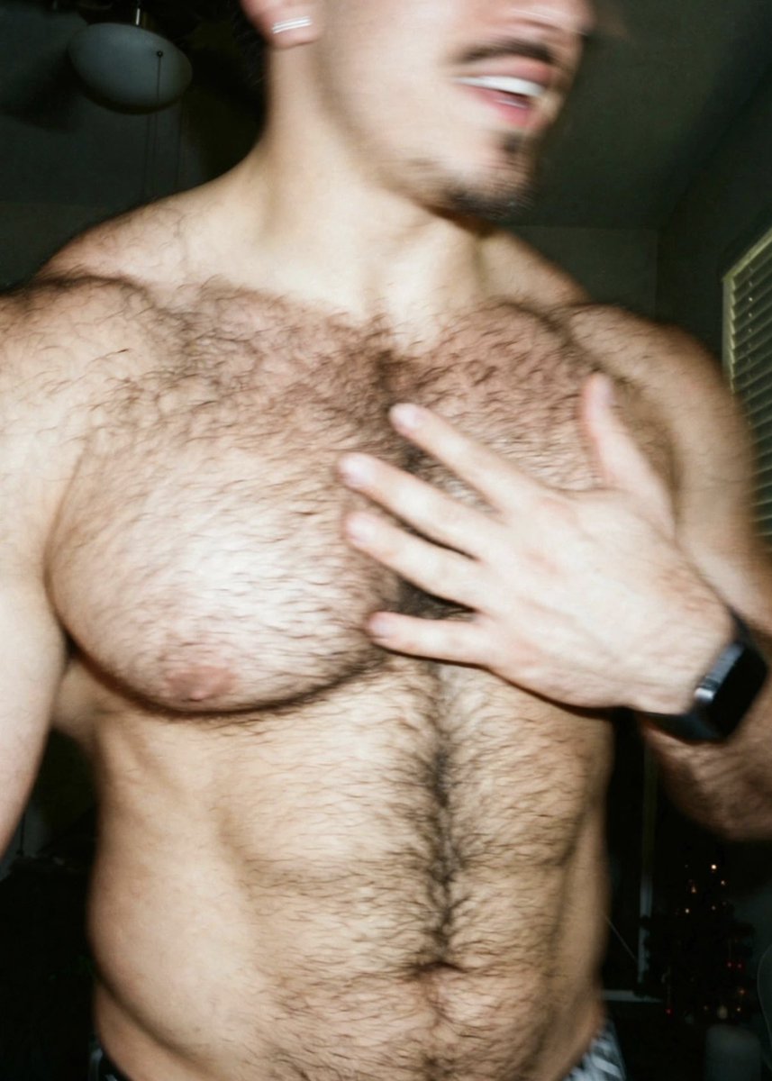 settxxl's tweet photo. apparently chest hair is a personality trait. https://t.co/L3FRNUEPFH