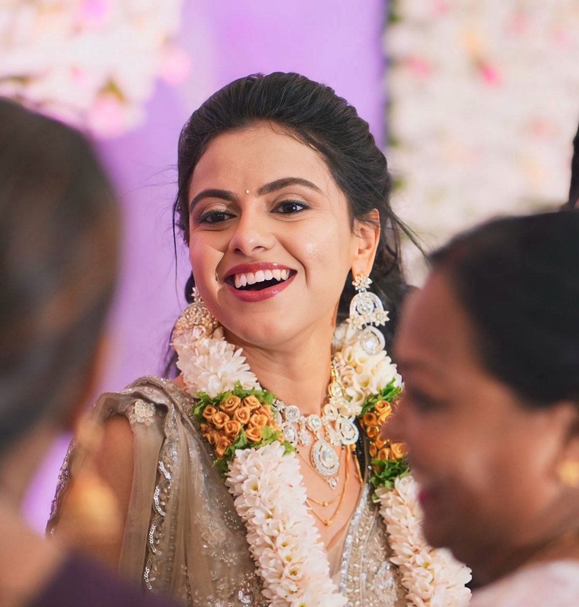 crisalejandras's tweet photo. Bride S P O O R T H I 
Reception glam 

MUA: @makeoverwith_sindhu_ https://t.co/qunCVNWfWE