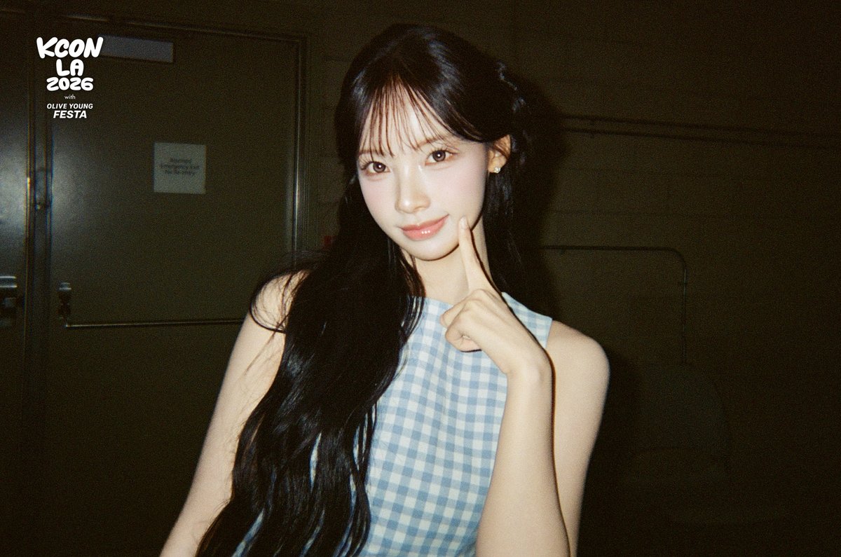 floraorange0525's tweet photo. KCON 비하인드 필름 카메라
#리센느 #원이 #RESCENE #WONI https://t.co/QrYyqusmx3