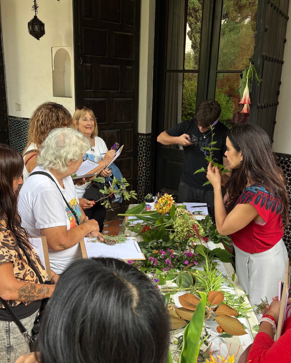 MuseoLarreta's tweet photo. 🌸🌿 Con la primavera, vuelve el taller 👉 Catálogo familiar de flores y plantas

📆 Jueves 17/9-16:30 h

🔸 Actividad incluida con la entrada al museo.
🖋️ Requiere inscripción previa desde la web oficial.
☔ Se suspende por lluvia.

Actividad con el apoyo de @FundWilliams https://t.co/uvOGhtFvXC