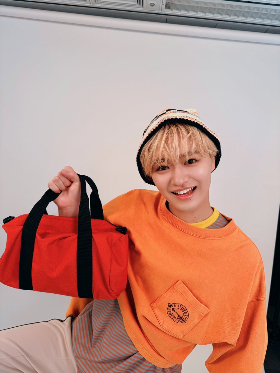 jollymanne_'s tweet photo. 타카티 내 밑으로 입적할 생각 없니
없겠지 알겠어 행복하게 살아
나도 너 덕분에 행복한 점심을 맞이하마
뭐이렇게 귀여운 애가 다있지 진짜 https://t.co/o6oGaH3oPK