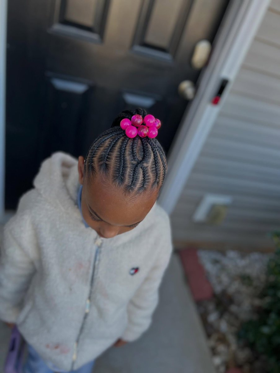 FGlanzmann's tweet photo. No baby hairs. Book through the link in my bio. Atlanta-based braider. Limited availability, so book accordingly. https://t.co/onsN5PwUxn