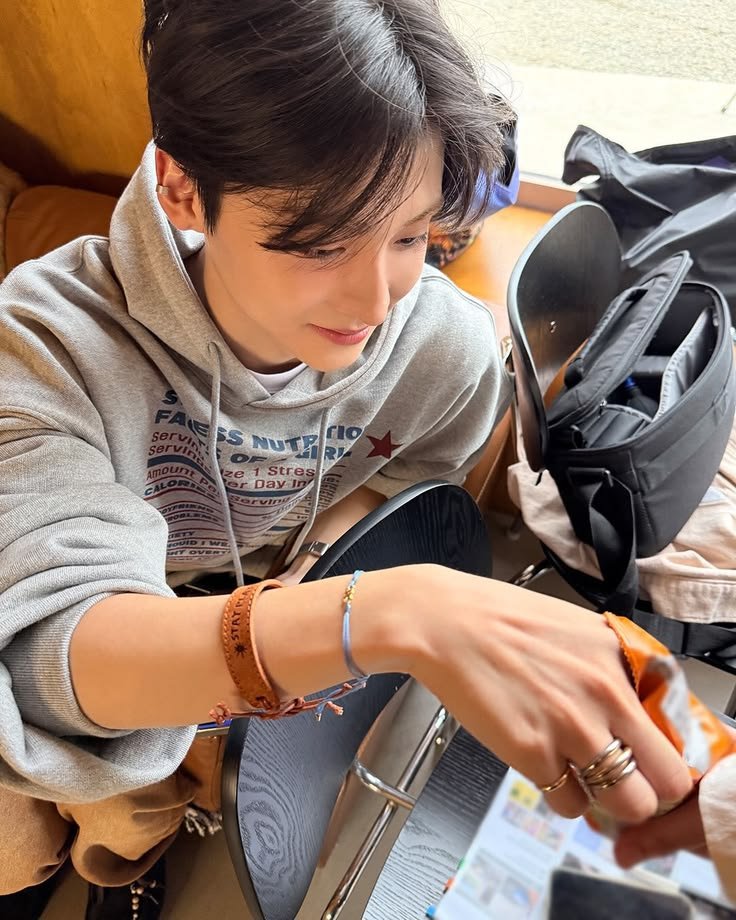 NooseLeo's tweet photo. @NooseLeehan istri gw cantik. https://t.co/jO0lJc8hHU
