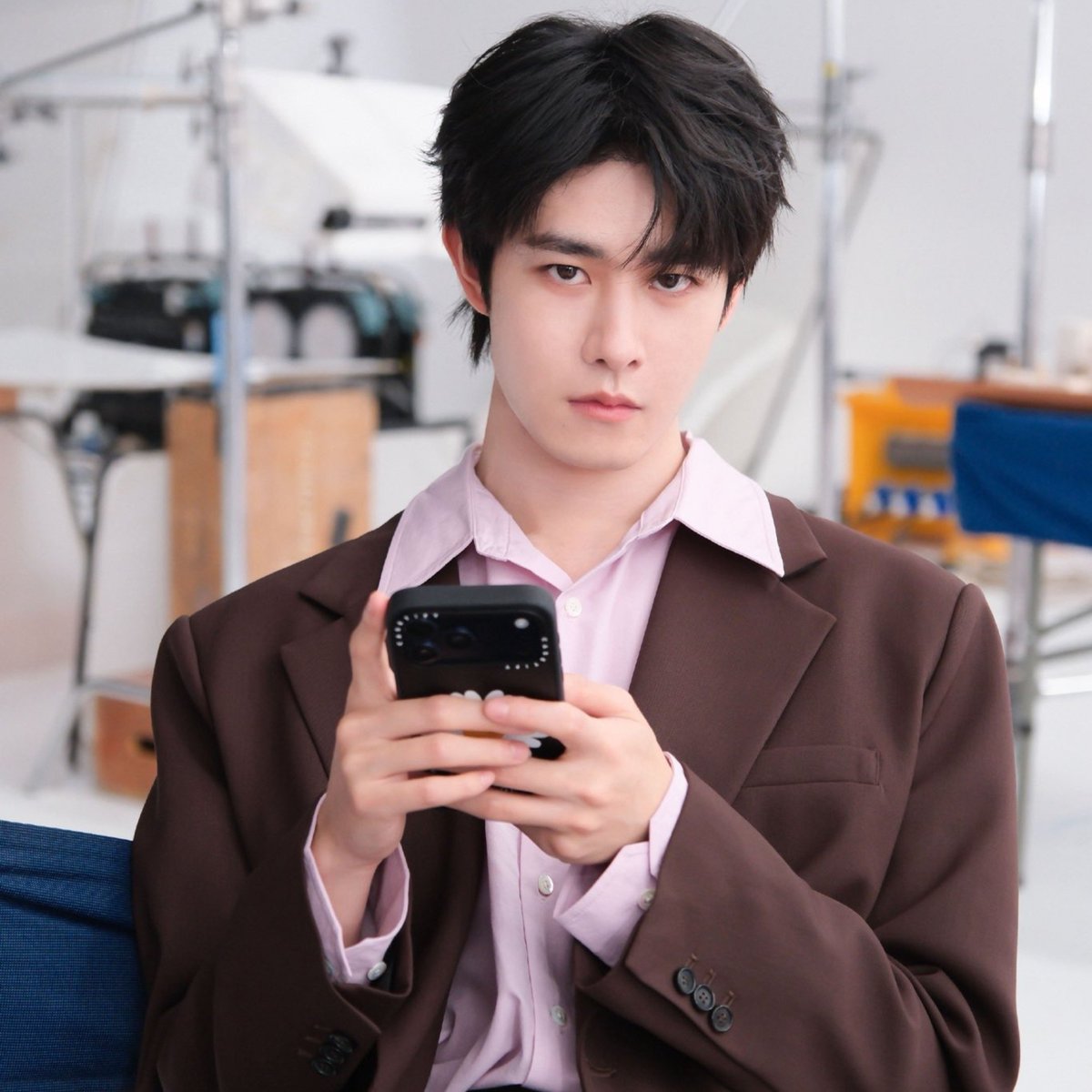 arthestia0727's tweet photo. ซื่อหลินกรุ๊ปประกาศหาเลขาคนใหม่ให้บอสเถียน ใช่ว่าลู่อู๋อีอยากจะมาทำงานกับคนที่ตอนเจอกันครั้งแรกก็เหม็นขี้หน้านักหนา เพราะโดนที่บ้านบังคับมาหรอกนะถึงยอม

แล้วจะทำหน้าดุอะไรขนาดนั้น 5 ปีก่อนที่คบกันยังเป็นแค่ลูกหมากระดิกหางตามเธอต้อยๆแท้ๆ! https://t.co/eBuWyKz8e1