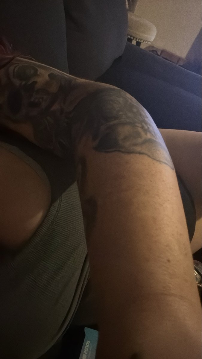 JennDreamer956's tweet photo. Cashapp me feet pics nd more hmu https://t.co/8T8bNtj7Ar