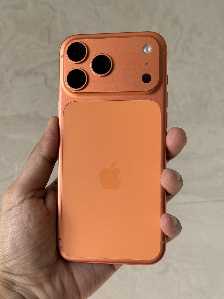 techdroider's tweet photo. iPhone 17 Pro Max 1 Year Later…

NOT EVEN A SINGLE SCRATCH https://t.co/hoMMaPRCp6