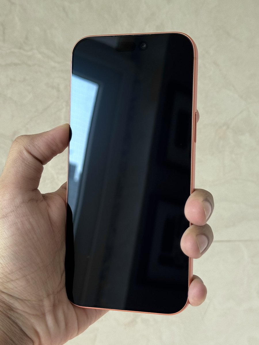techdroider's tweet photo. iPhone 17 Pro Max 1 Year Later…

NOT EVEN A SINGLE SCRATCH https://t.co/hoMMaPRCp6
