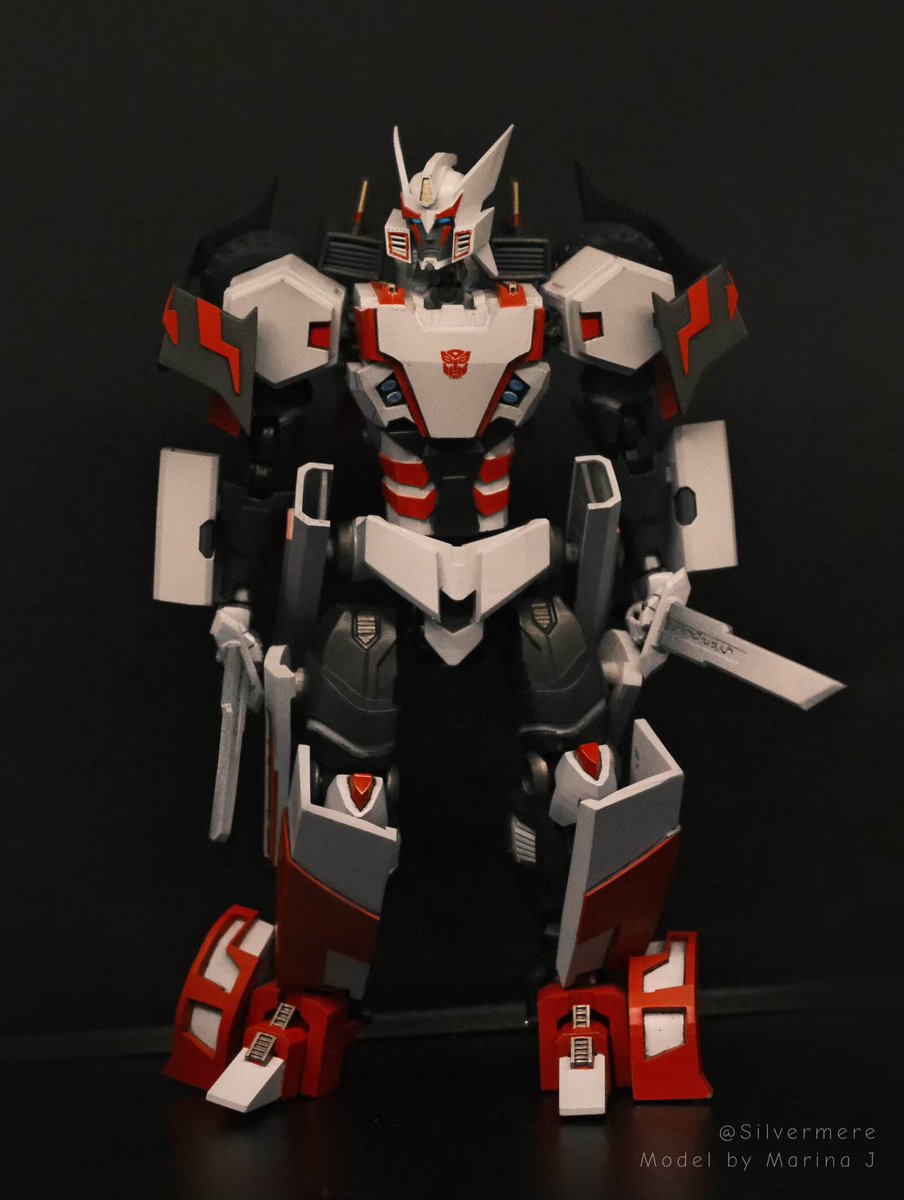 mari_shishi's tweet photo. 🚑⚔️

I finally got their models made!

#transformer #drift #ratchet #dratchet #mtmte https://t.co/VrxncMG7M1