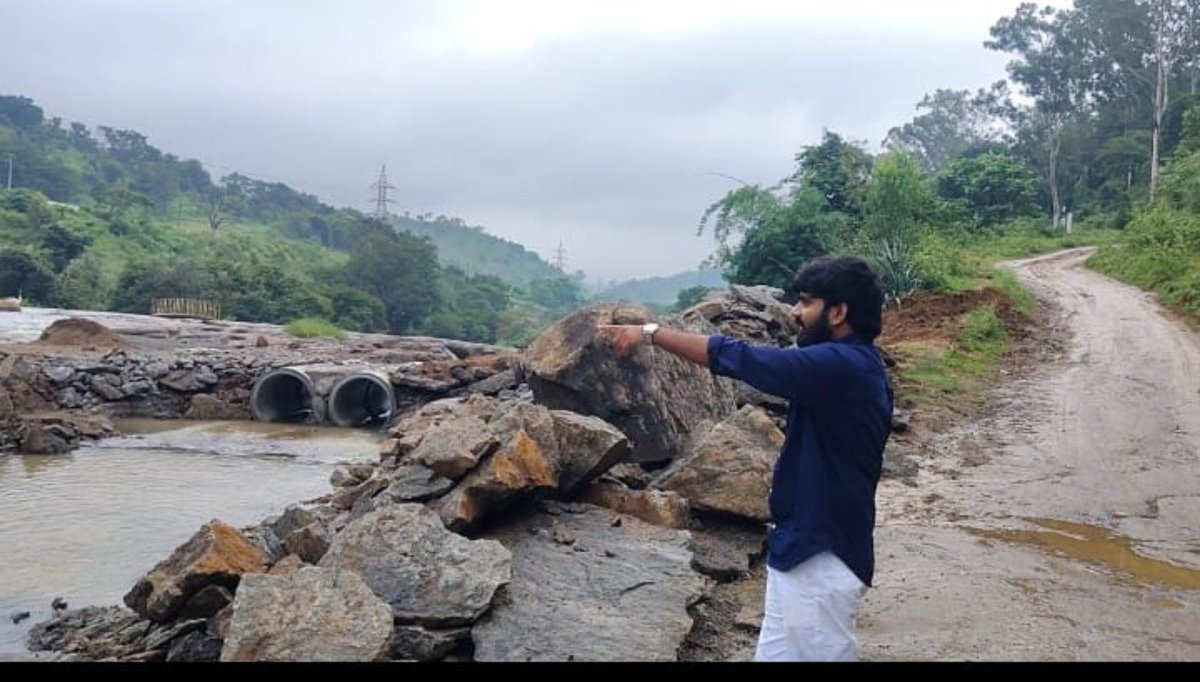 maheshkambala1's tweet photo. చప్రాయి బ్రిడ్జి పనులు మొదలు
గిరిజనులకు ఇచ్చిన మాట నిలబెట్టుకున్న డిప్యూటీ సీఎం @PawanKalyan గారు
🔥❤✊

అరకు నియోజక వర్గం,దుంబ్రిగుడ https://t.co/VRbPAsmS6G