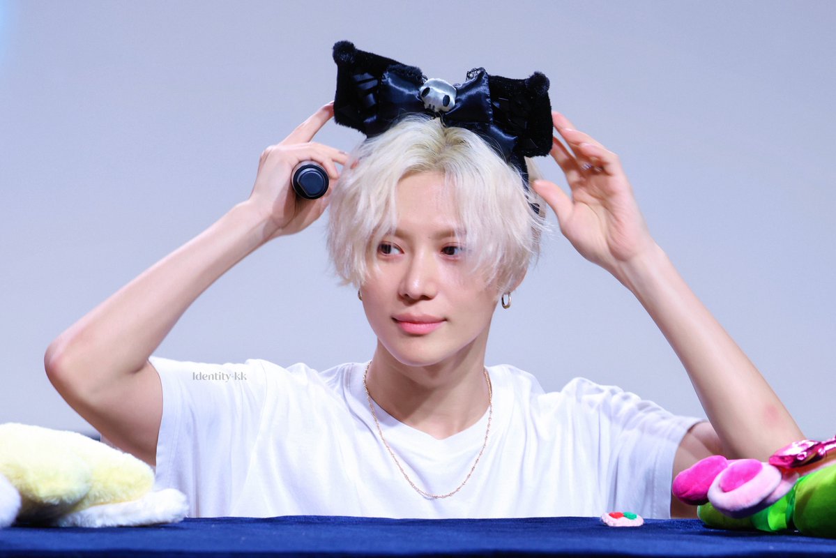 identitykk718's tweet photo. 260906 태민 위드뮤 팬싸 

쿠로미 😈💜
핫핏츄 🤨😄💘💓 

#태민 #TAEMIN #テミン #泰民 https://t.co/GUhPZ2JHhm