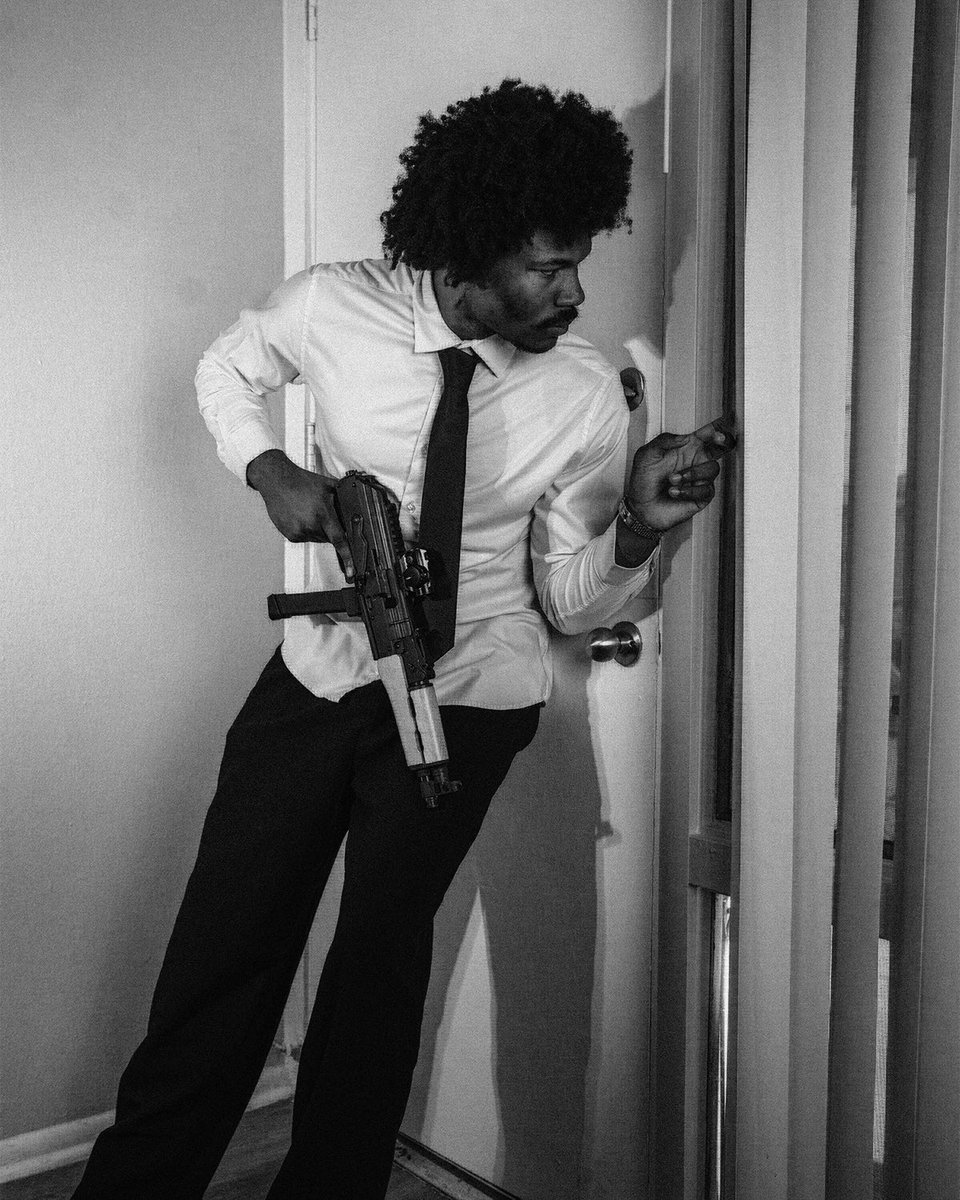 xaviermalak's tweet photo. BY ANY MEANS NECESSARY.
p.1

This series is inspired by Malcolm X, one of the most influential figures of the 20th century. 

Photographed by Xavier Malak. https://t.co/8WzBsJ05or