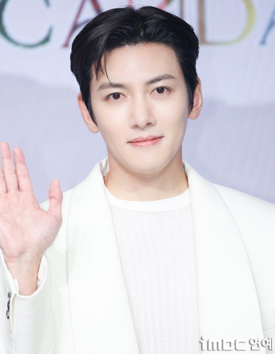 Catzu96's tweet photo. My man is so handsome🔥🥹
His looks never fade away
#jichangwook https://t.co/sFRvNhFWp8