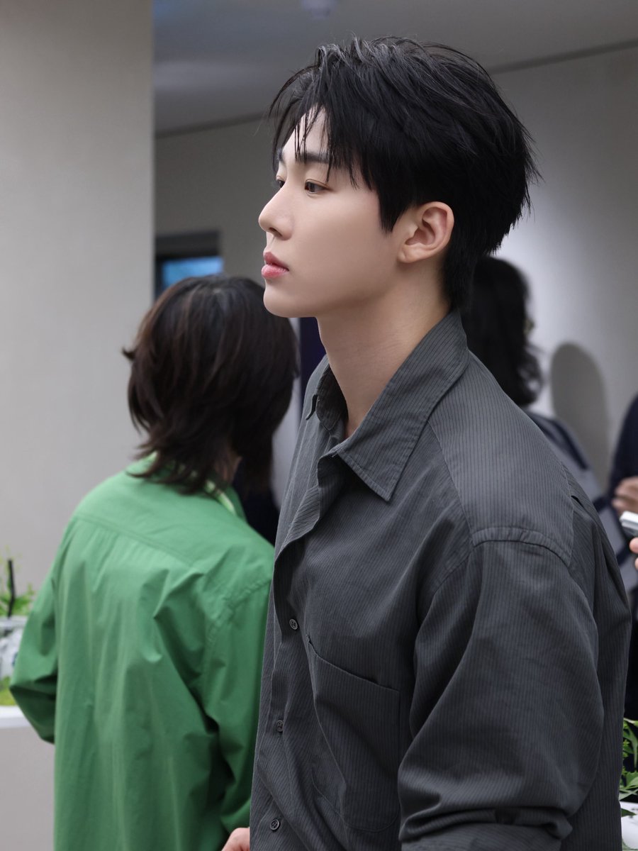 bumjuneupdates's tweet photo. personal tastes we may not even be aware of. Embark on a journey to discover your unique style and bring it to life in your home with LX Z:IN, the true experts in living spaces. Discovering your taste—presented by the space experts at LX Z:IN.

#SEOBUMJUNE #BUMJUNE #서범준 https://t.co/wIQdhacBSs
