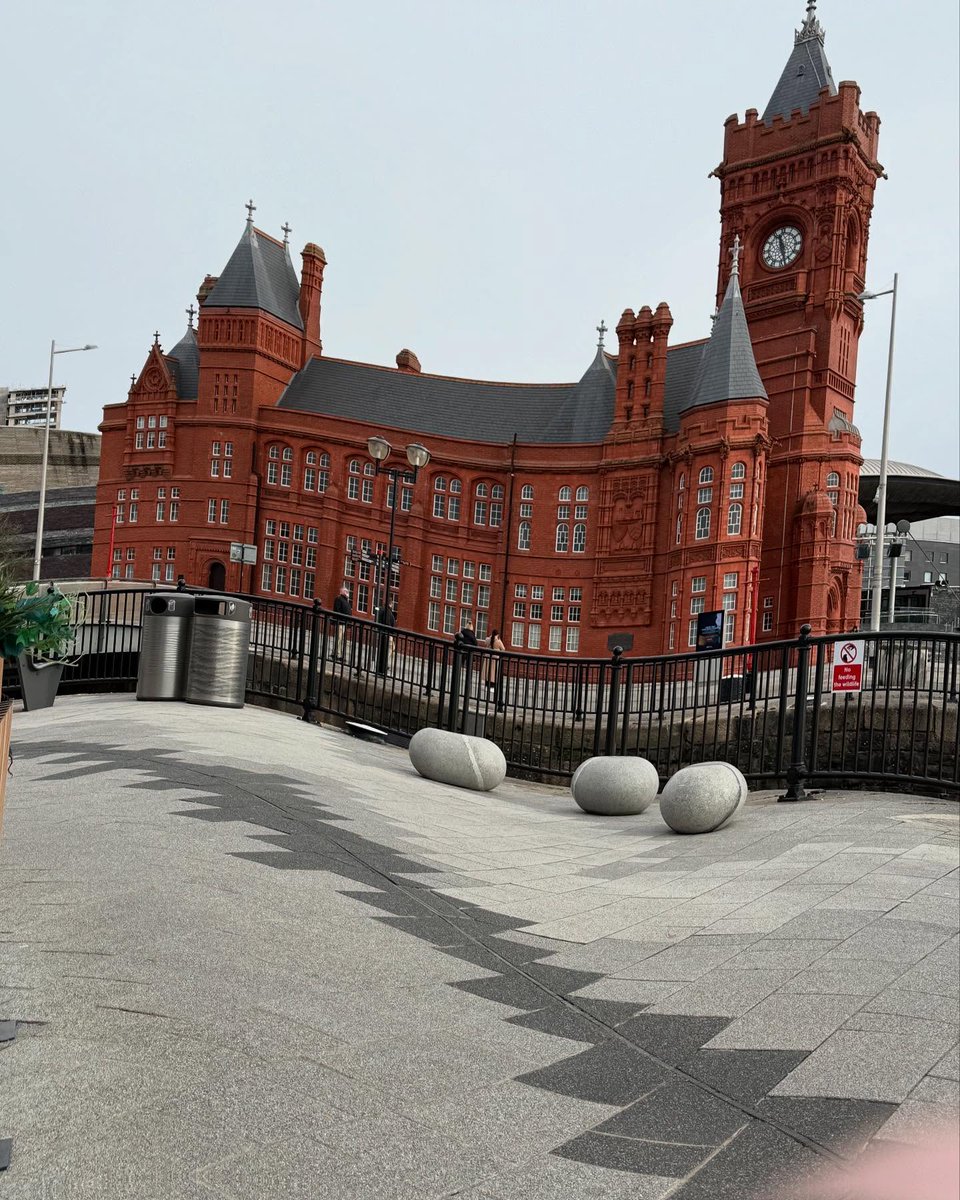 bela_arantes's tweet photo. The Pierhead Building in Cardiff Bay resembles London’s Big Ben clock tower. https://t.co/PNP1zBqqDl