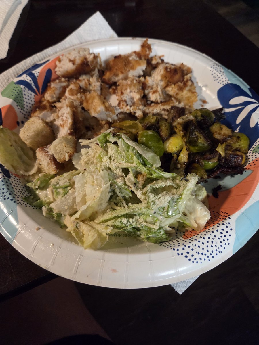 davis7dq's tweet photo. Parmasean chicken, brussel sprouts and salad. It's whats for dinner! https://t.co/rMytItghlf