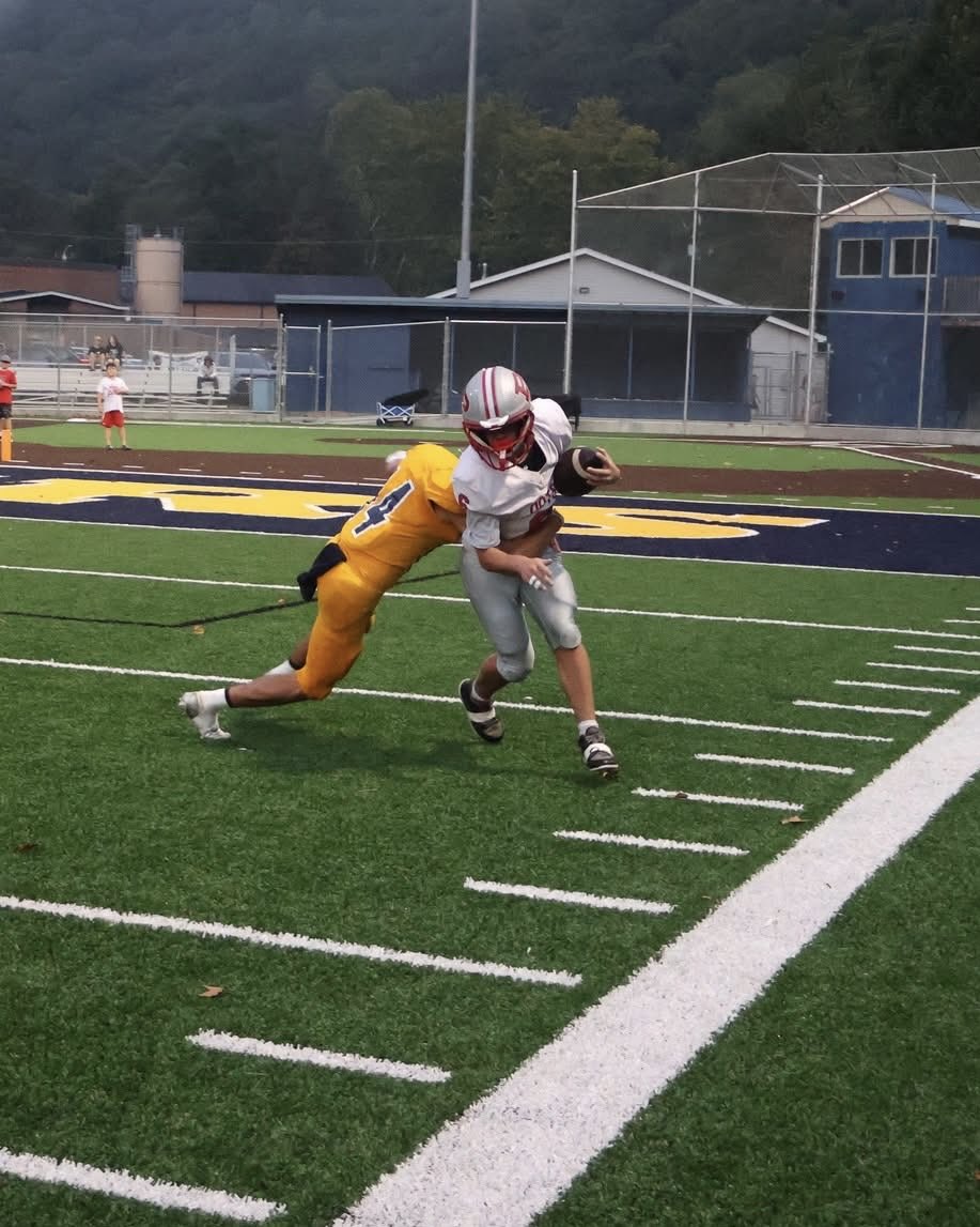 Jmeliott14's tweet photo. Win against Poca 54-0 . Back at again Friday against Roane https://t.co/vKa7fKkDxx