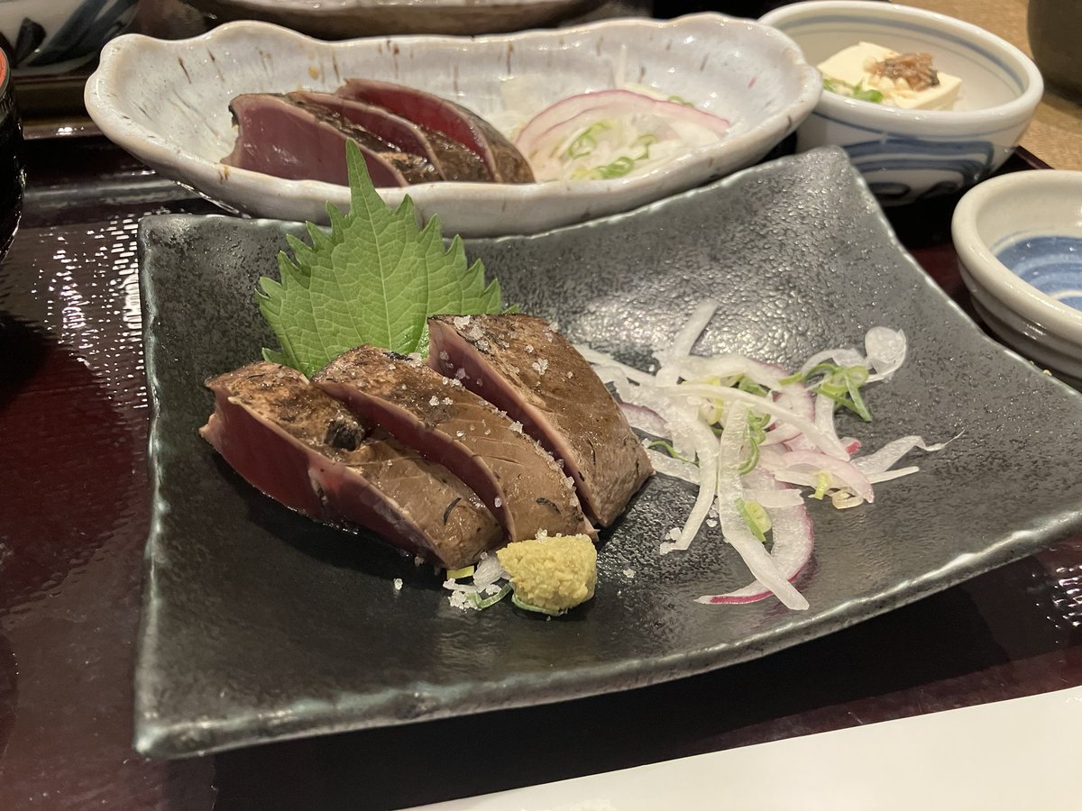 terakoemizou's tweet photo. 今日は藁鰹のタタキ🐟昨日と同じで締めは出汁茶漬け!笑 #明神丸 #kitteosaka https://t.co/tc5L7fF9cc