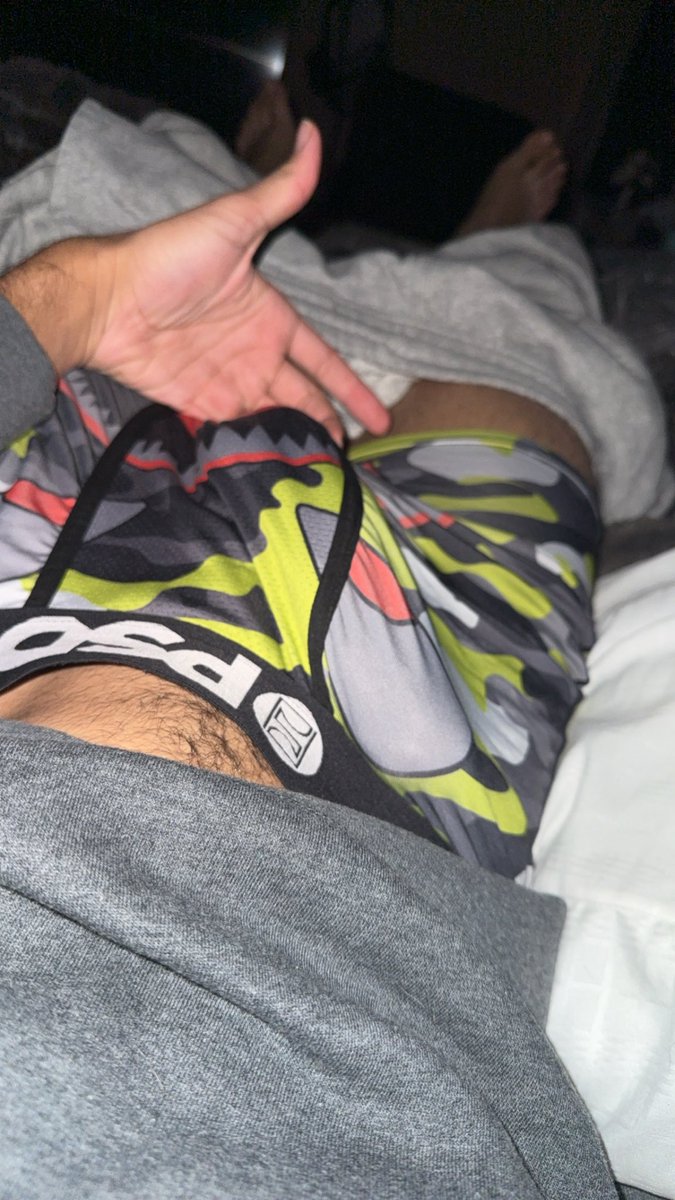 yofavslayer1's tweet photo. Horny asf rn who trynna fuck?? https://t.co/zxCWEeBGeP