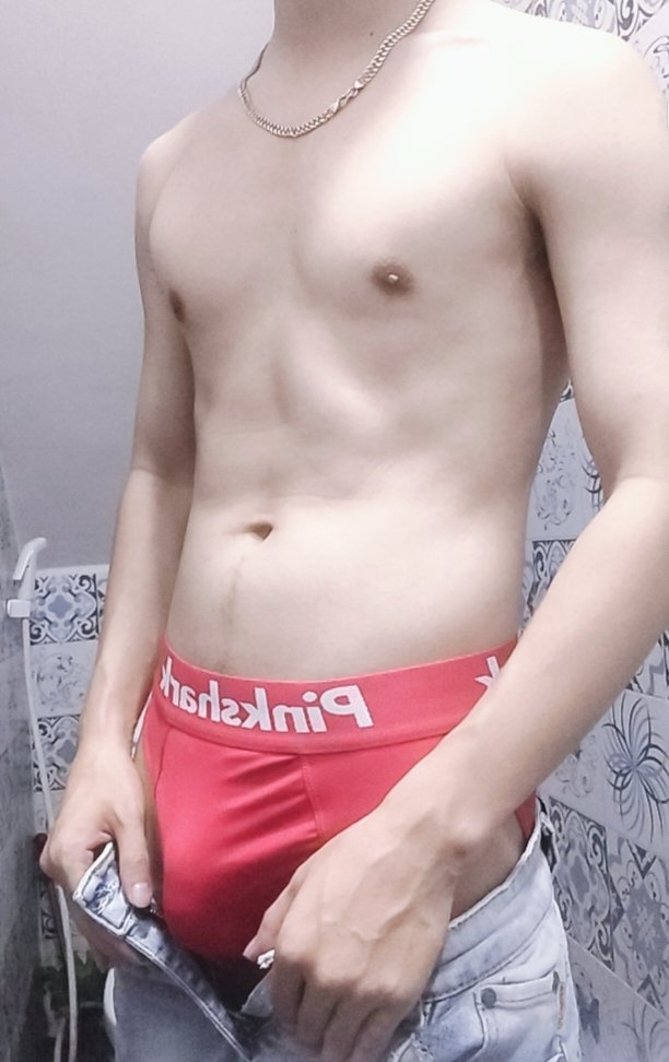 VH0510's tweet photo. Đừng khách sáo ! Đến ngậm cặc anh đi 
#Topslim
#HCM https://t.co/1B2JCLWbiT