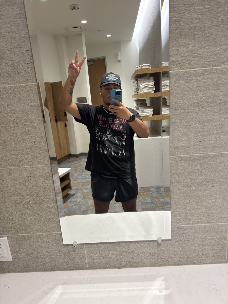 SupremeMasterA's tweet photo. Daddy doing cardio, be a good loser and get me a towel.

Findom finsub cashmaster femalesub maledom misogyny https://t.co/PSKBgSTiVz