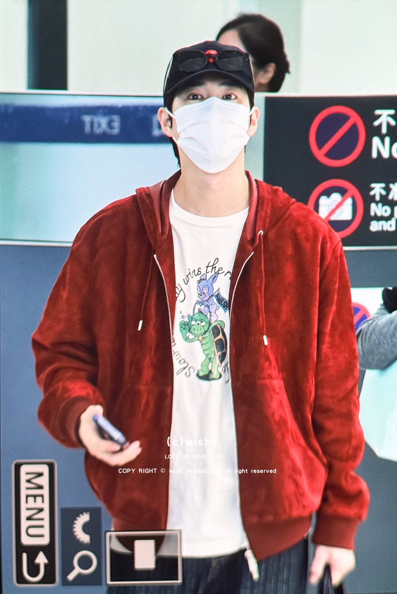 wishs0522's tweet photo. 260909 HKG

#수호 #SUHO #준면 #김준면 #金俊勉 #スホ #EXO
@weareoneEXO https://t.co/uZEbqi3weD