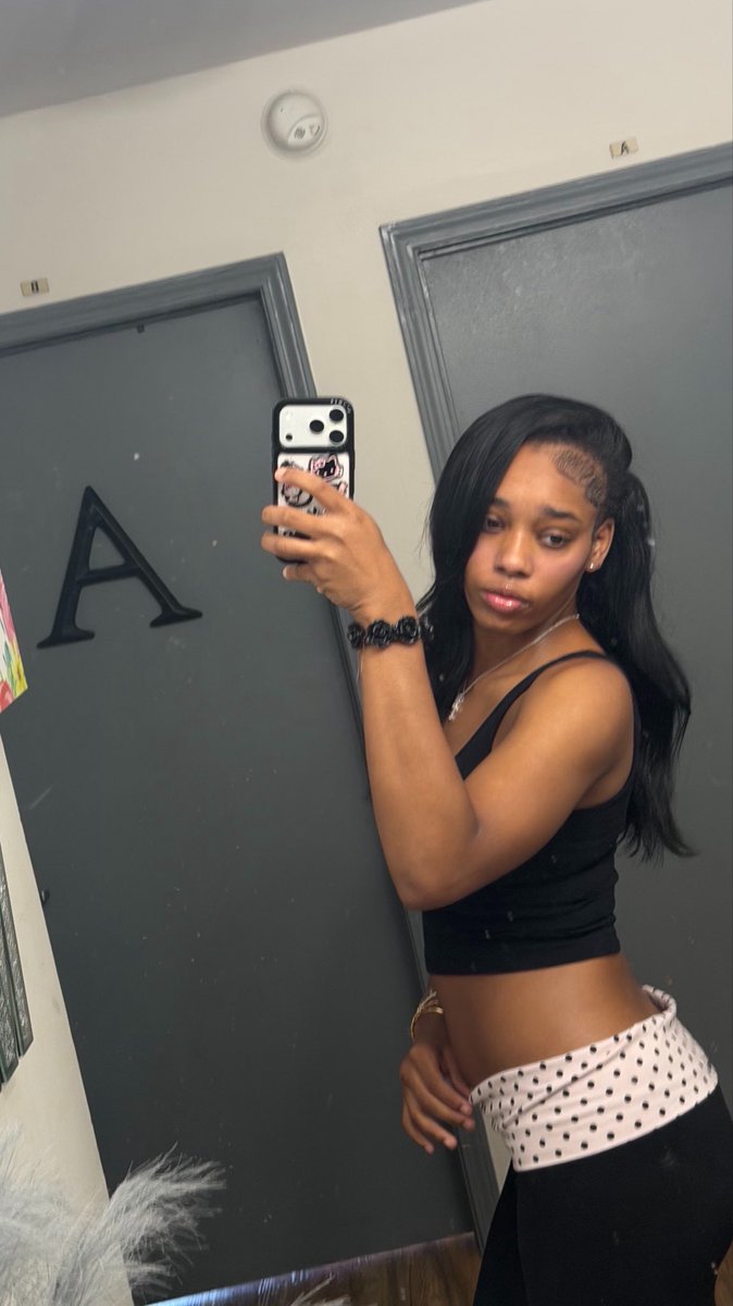 manimarkyla's tweet photo. pytttt https://t.co/ScSzf02ZoM