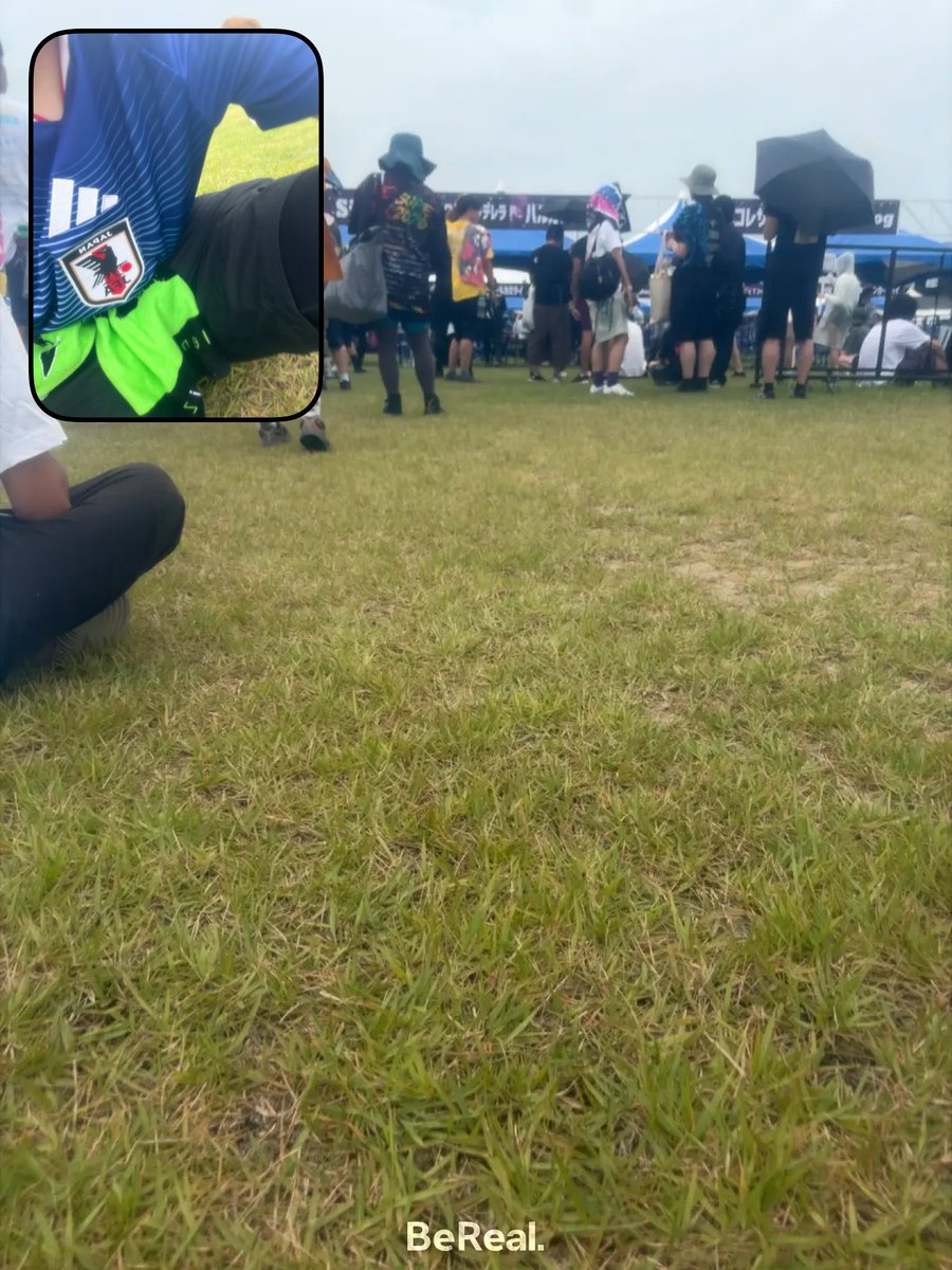411_haruto's tweet photo. TREASURE05X 前半戦終了！

サッカーのユニフォームて雨で濡れても気持ち悪くなくていいね‼️

後半戦もお願いします！
#邦ロック好きな人と繋がりたい
 #TRASURE05X https://t.co/Of0IdCVMhO