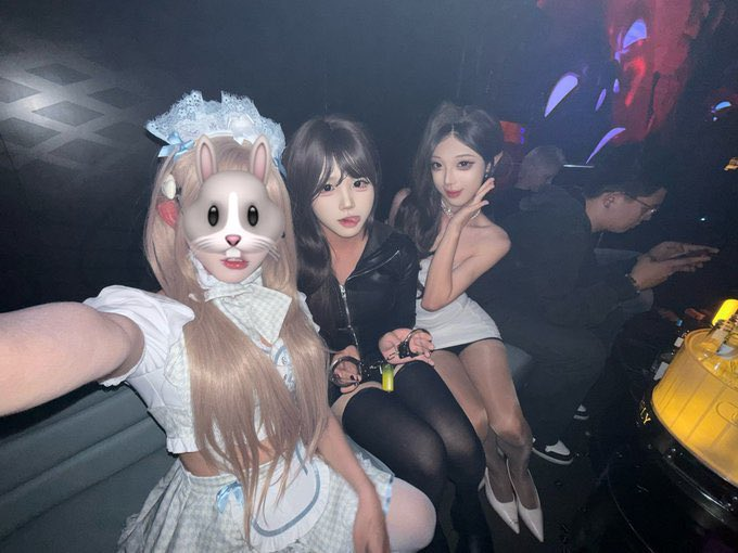 EfrainTauthv's tweet photo. 除了本姑娘全场唯唯拨码哦 在酒馆真盼着开个洋荤尝尝厚切大肥牛 https://t.co/6FRykGSxmr