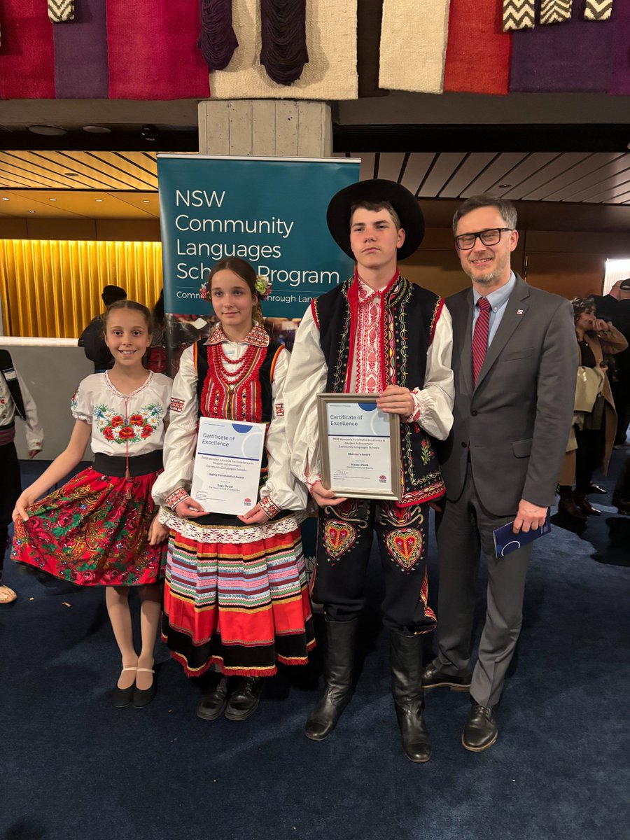 PLinSydney's tweet photo. Gratulujemy uczniom i uczennicom polskich szkół, którzy otrzymali wyróżnienia NSW Minister’s Award for Community Languages Schools 2026
Jesteśmy dumni i cieszymy się, że mogliśmy wspólnie uczestniczyć w uroczystości wręczenia nagród przez Vice Premier i Minister Edukacji @pruecar https://t.co/Xvwge48C7L