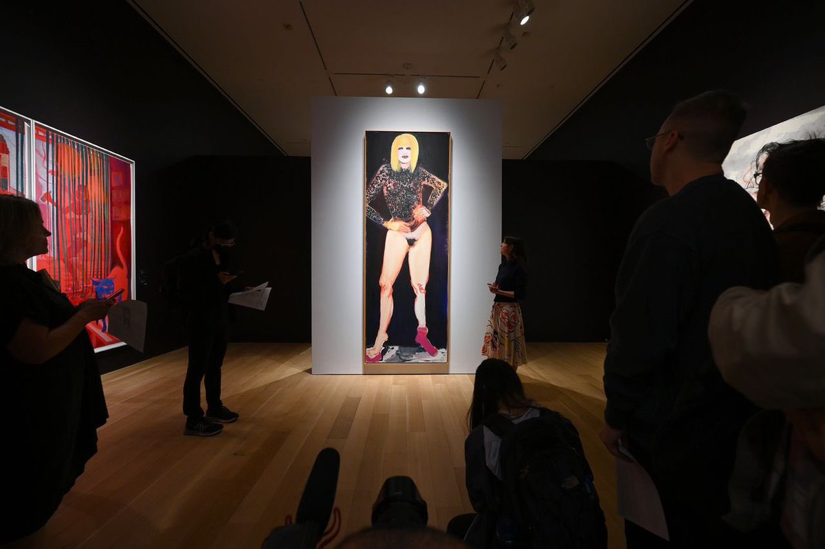 ZeZeCeeee's tweet photo. Marlene #Dumas imzalı, 1997 tarihli #MissJanuary isimli bu eser, 14 Mayıs 2025’te Christie’s New York müzayedesinde tam 13 milyon 635 bin dolara satıldı. Böylece yaşayan bir kadın sanatçının müzayedede satılan en pahalı eseri olarak dünya rekoru kırdı. Yaklaşık 2,82 metre yüksekliğindeki eser, tuval üzerine yağlı boya.

#günaydın 
#SanatTarihi