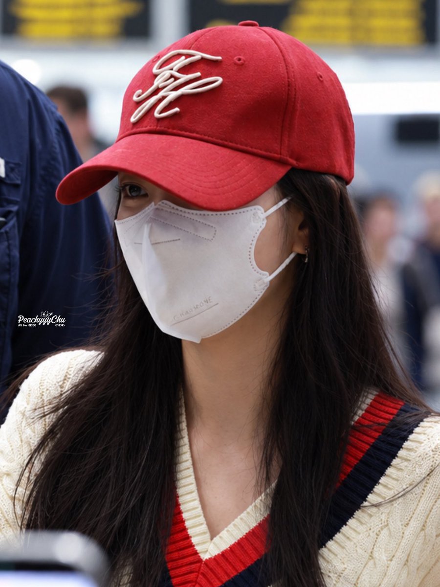 KPOP9j's tweet photo. #jisoo have safely arrived to nyc https://t.co/qVZkEIJFsW
