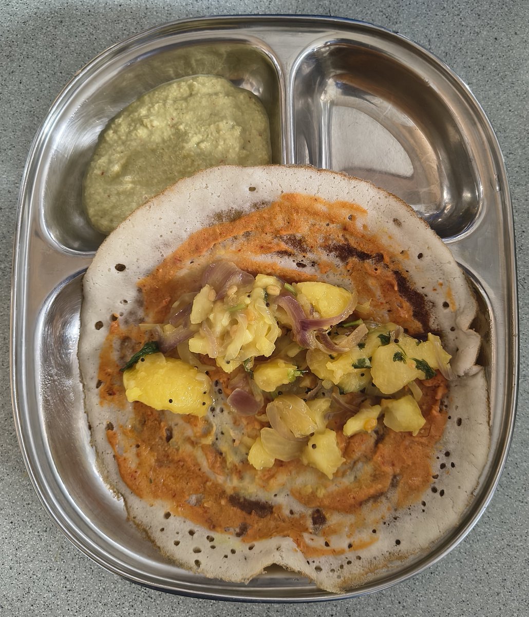 MeShankara's tweet photo. ಹೋಮ್ ಆಫೀಸ್ ಎಂದರೆ #ಮಸಾಲೆದೋಸೆ !!
#MasaleDosey #MasalaDosa
It was pefect in everything. Taste, Colour, texture, seasoning, flavors.. all ! https://t.co/YoGeyDvwe9