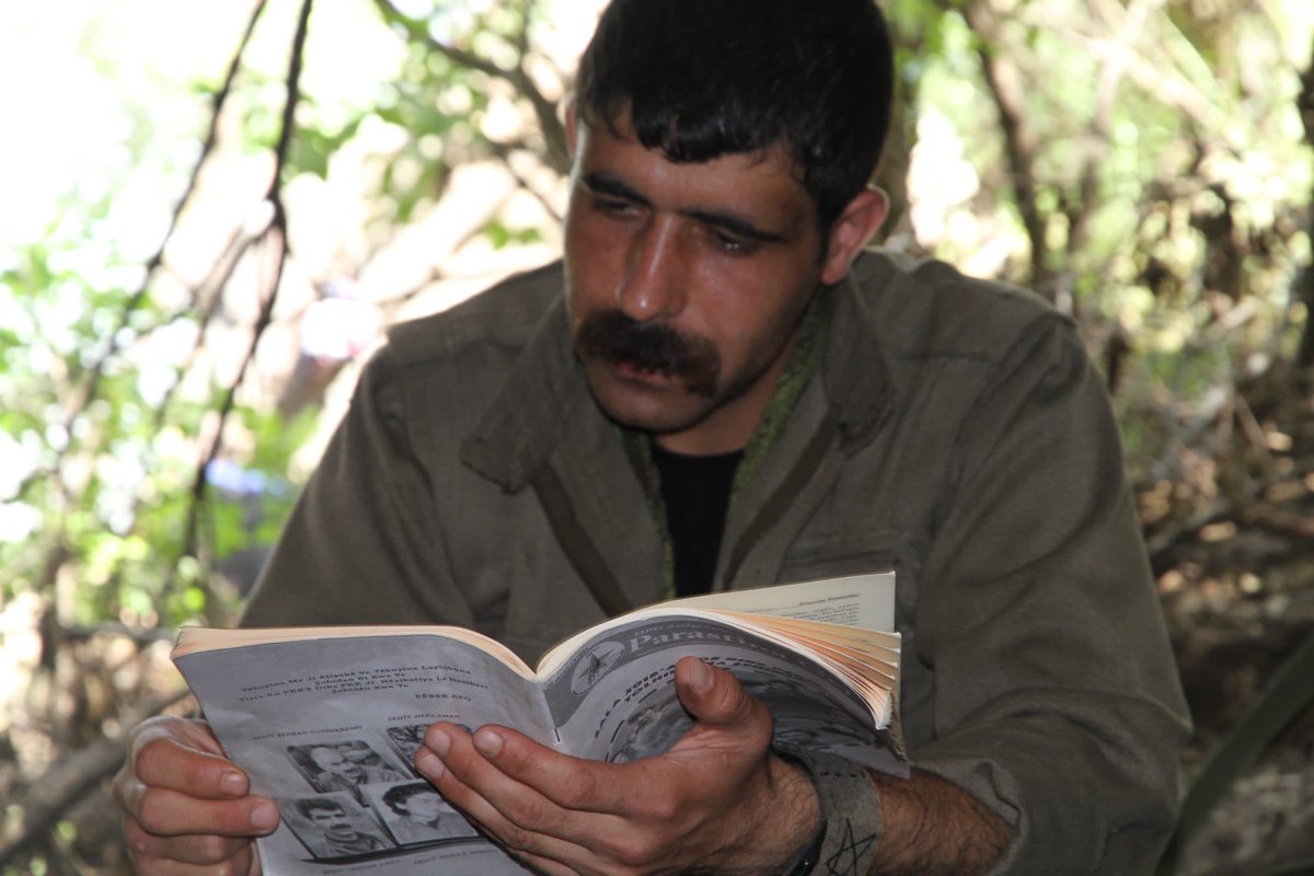 gilidax_'s tweet photo. Şehîd Dilgeş Torî - Fatih Akkurt

Mêrdîn https://t.co/gu1qlqiILn