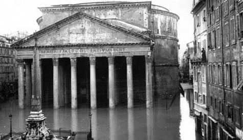 romanhistory1's tweet photo. Flooding of the Pantheon in 1870

The Tiber was once known for its floods — the Campus Martius is a flood plain and would regularly flood to a depth of 2 metres. The floods of the Tiber caused considerable damage. From Augustus to Aurelian attempts were made to limit or manage the floods, with limited success. The river is now confined between high stone embankments which begun in 1876.