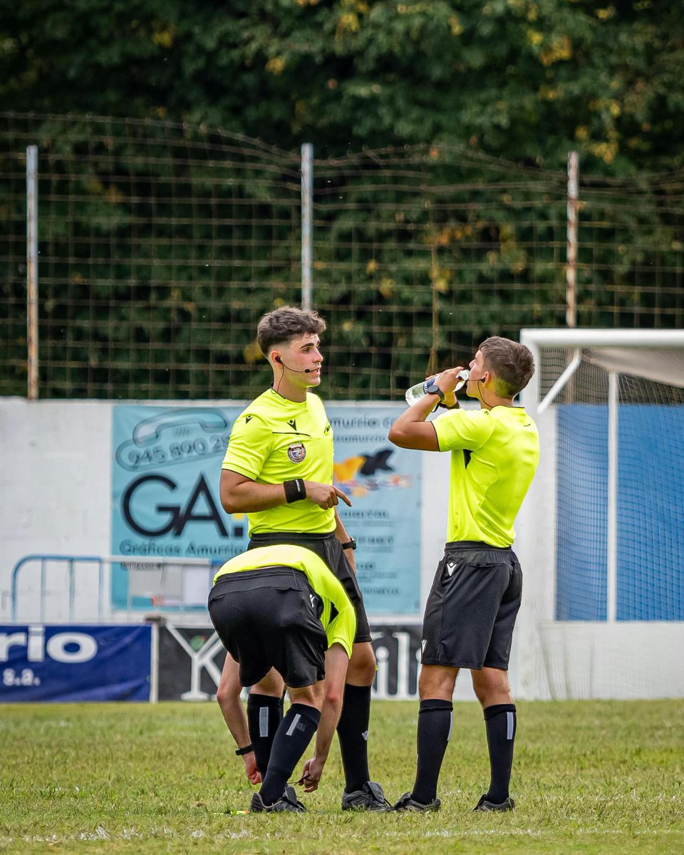 CVAF_Arbitroak's tweet photo. ๐ฒ ARGAZKIAK ๐ฒ
๐ RFEF HIRUGARREN MAILA - #TerceraRFEF
โ๏ธ @AmurrioClub - @aurreravitoria
๐จโโ๏ธ Asier Gorrotxategi
๐ฉ Eneko Beci
๐ฉ Mikel Samaniego
๐ธ fotoiban
#EFAB #CVAF #Euskadi https://t.co/KL5uD0Zm0H