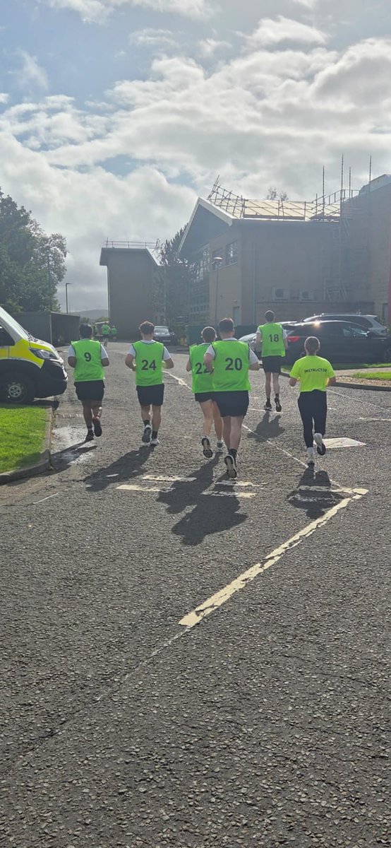 PSOSCollege's tweet photo. New recruits receive a structured fitness plan during their initial training course. 

Officers from Course 02/26 at Jackton were out for an endurance circuit yesterday. 🏃🏽 

#LifeOfAProbationer https://t.co/tAD2uBfv5m
