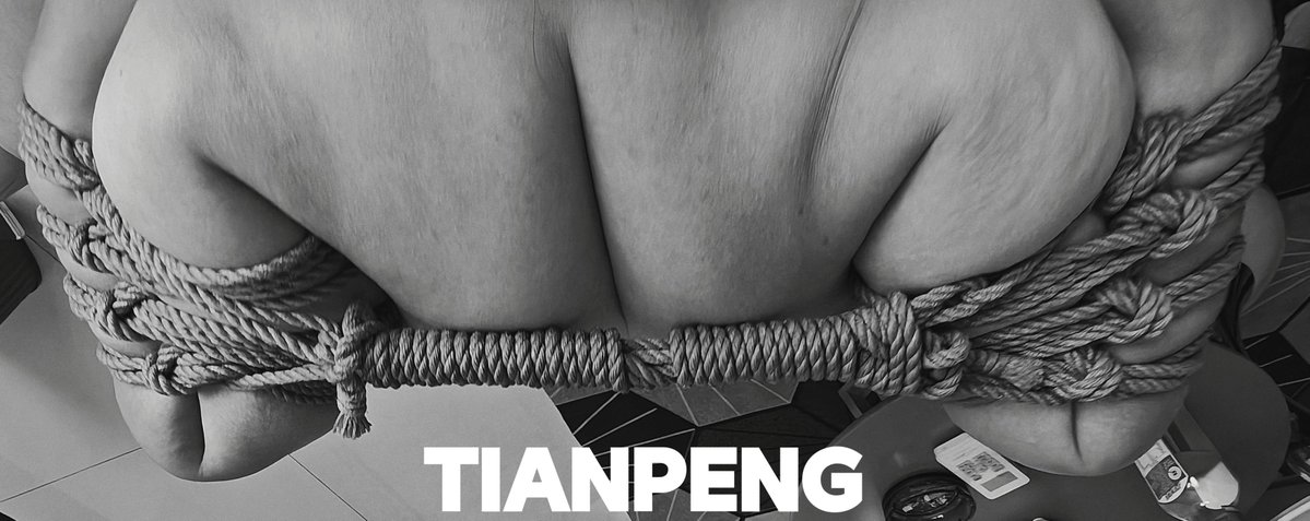 TIANPENG95's tweet photo. 研究了个绑法，我也不知道叫啥名字🤣

🪢@TIANPENG95

#Shibari #shibari #绳缚 #捆绑 #BDSM 
#绳艺 #紧缚 #艺术摄影 #摄影 https://t.co/l959KIpqOO