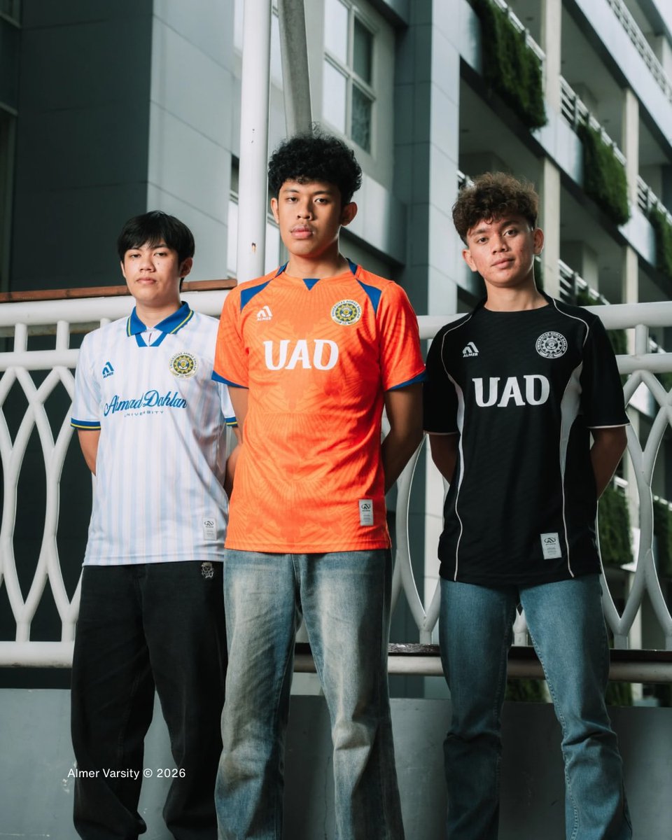 KukuhMujiono's tweet photo. Almer gak cuma bikin jersey UGM ya. Ada juga univ lain. https://t.co/L2Mifv2aCW