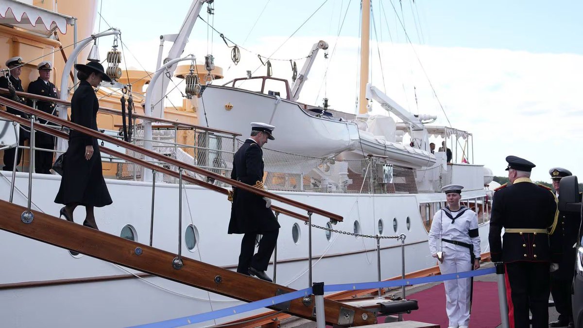 implmaterial's tweet photo. King Frederik &amp; Queen Mary disembark the Royal Yacht Danneborg https://t.co/MReBzAjpgQ